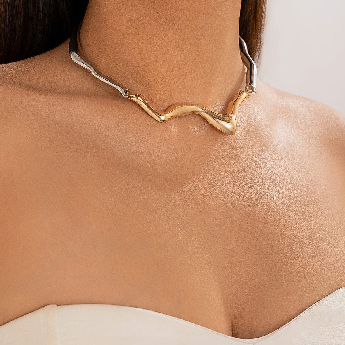 Abstract Two Tone Wave Ribbon Collar Necklace