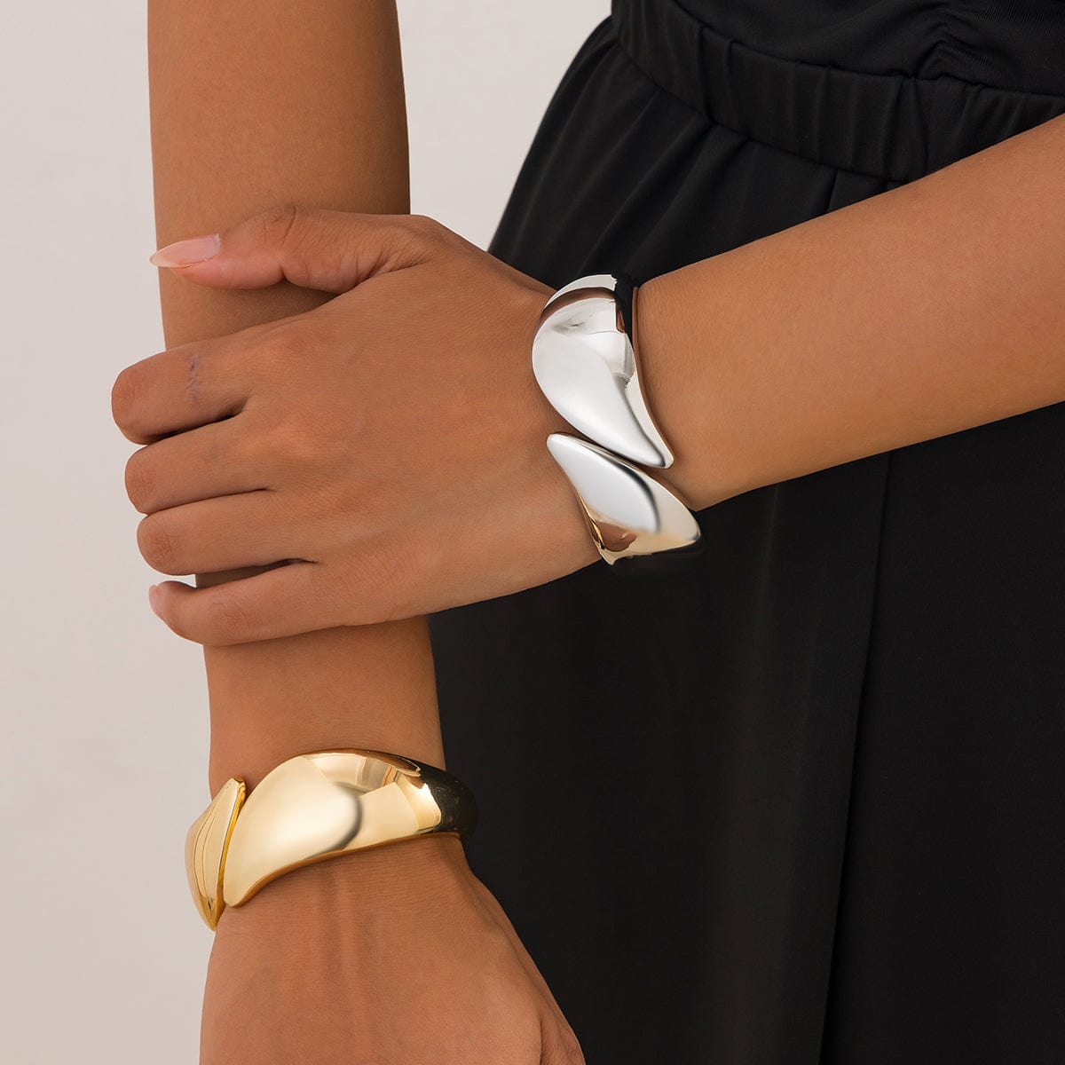 Abstract Waterdrop Glossy Bangle Bracelet - ArtGalleryZen