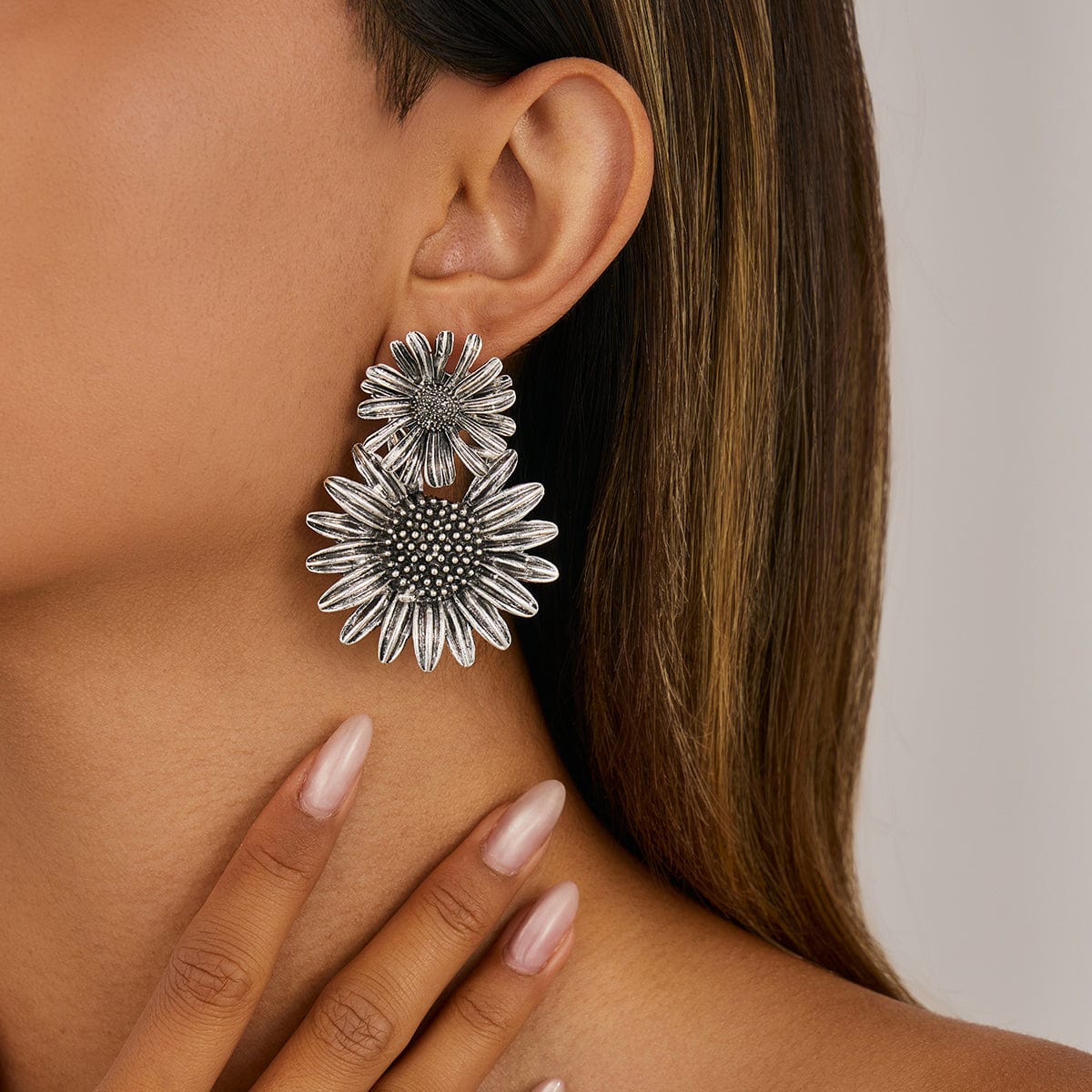 Antique Silver Sunflower Dangle Earrings - ArtGalleryZen