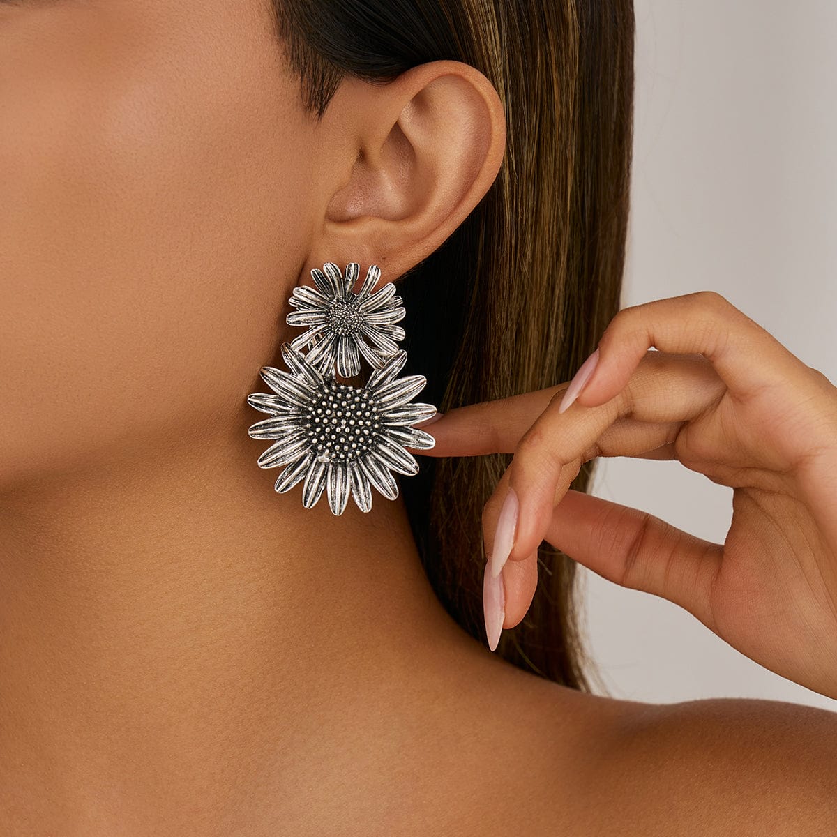 Antique Silver Sunflower Dangle Earrings - ArtGalleryZen