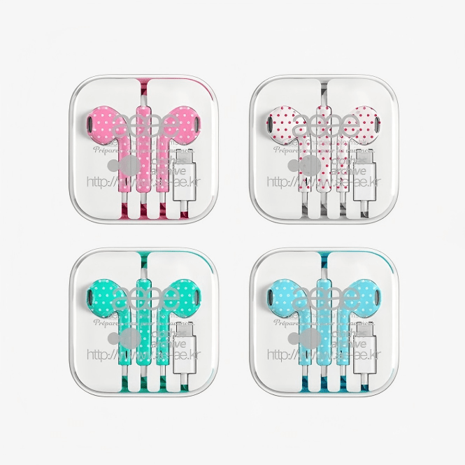 Authentic Korean AEAE Polka Dot Wired USB - C Earphones - ArtGalleryZen