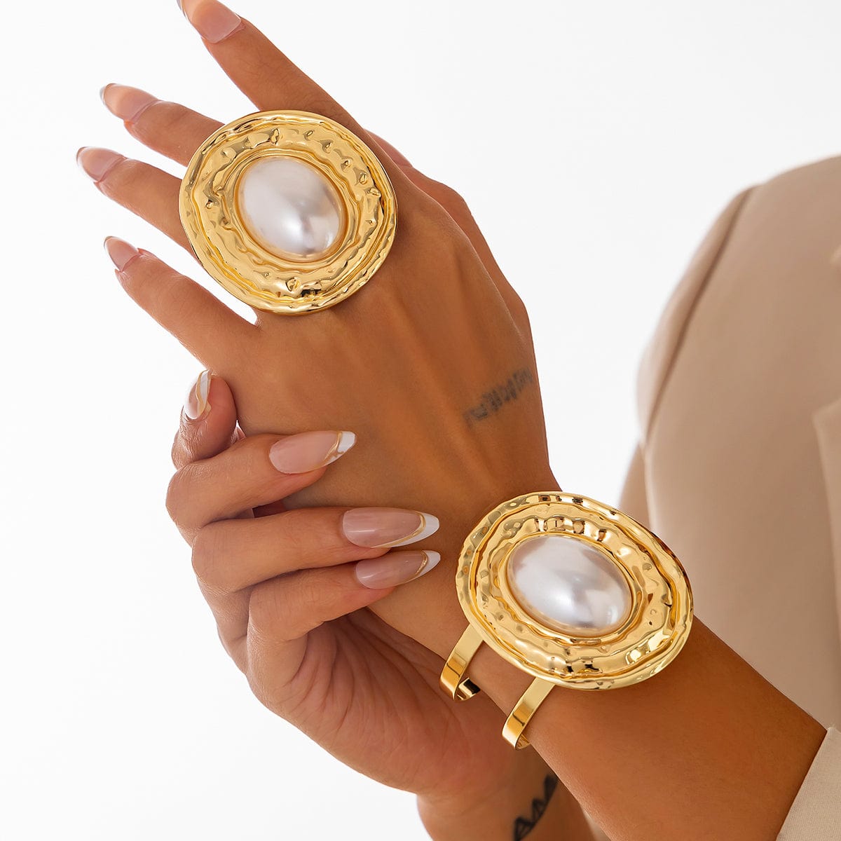 Baroque Chunky Pearl Inlaid Textured Oval Open Ring Bangle Bracelet Set - ArtGalleryZen