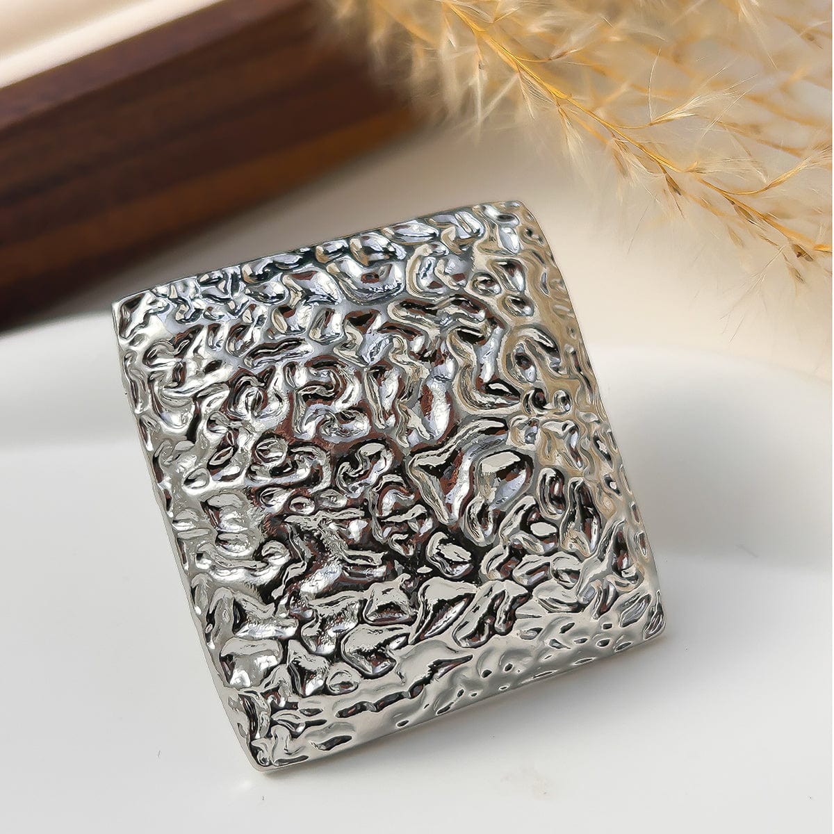Baroque Pearl Inlaid Sun Textured Square Hollow Oval Ring Set