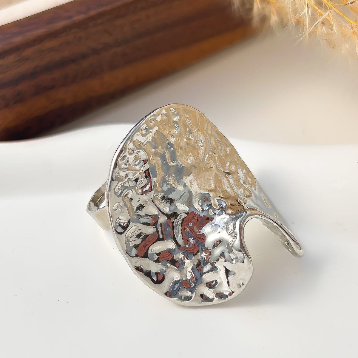 Baroque Pearl Inlaid Sun Textured Square Hollow Oval Ring Set