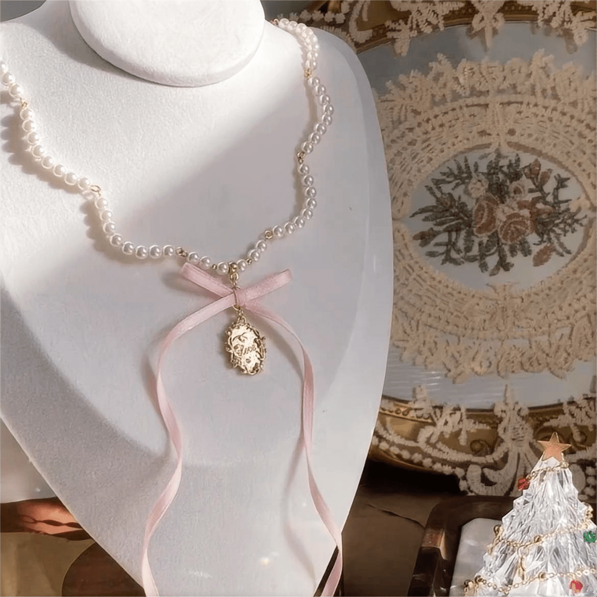 Baroque Pink Ribbon Bowknot Relief Pendant Pearl Necklace