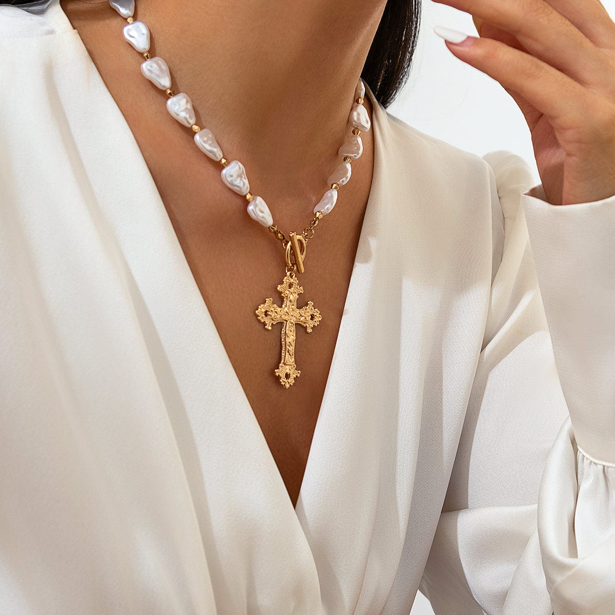 Baroque Toggle Clasp Cross Pendant Irregular Pearl Chain Necklace