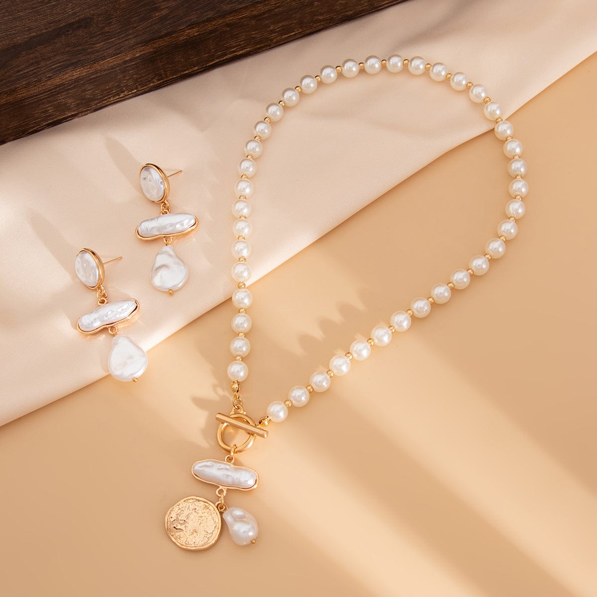 Baroque Toggle Clasp Irregular Pearl Round Disk Pendant Necklace Earrings Set