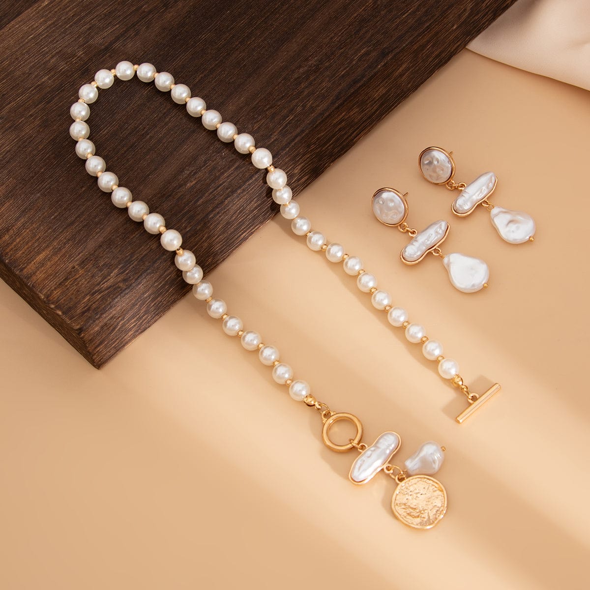 Baroque Toggle Clasp Irregular Pearl Round Disk Pendant Necklace Earrings Set