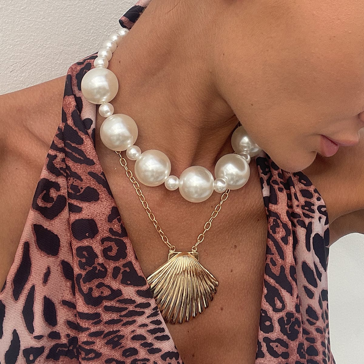 Beach Style 2pcs Chunky Shell Pendant Pearl Chain Necklace Set - ArtGalleryZen