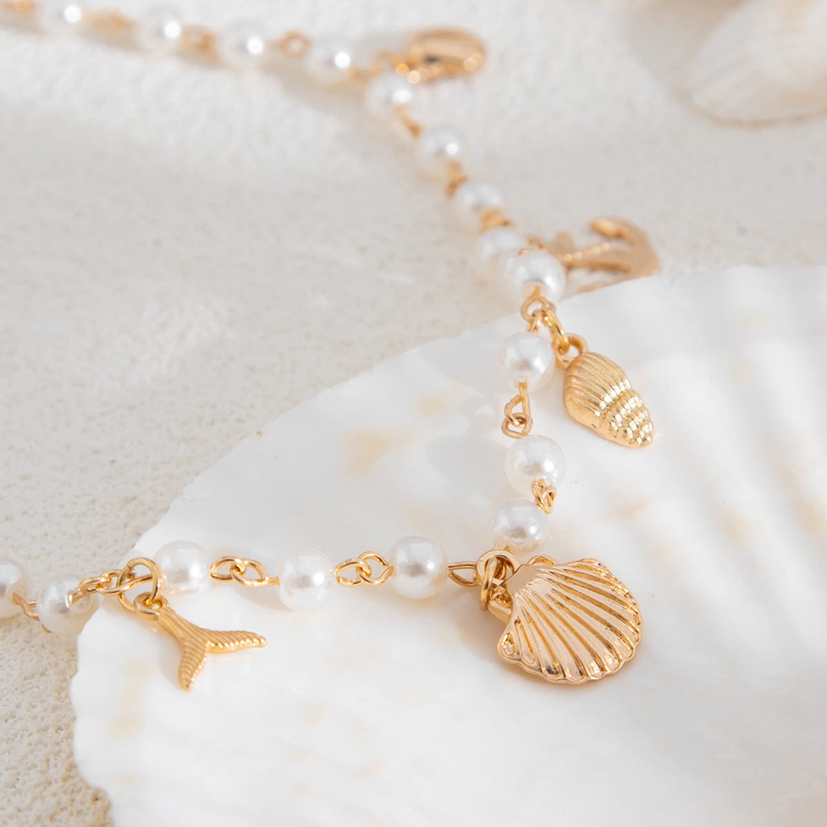 Beach Style Mermaid Tail Conch Shell Pendant Pearl Chain Necklace - ArtGalleryZen