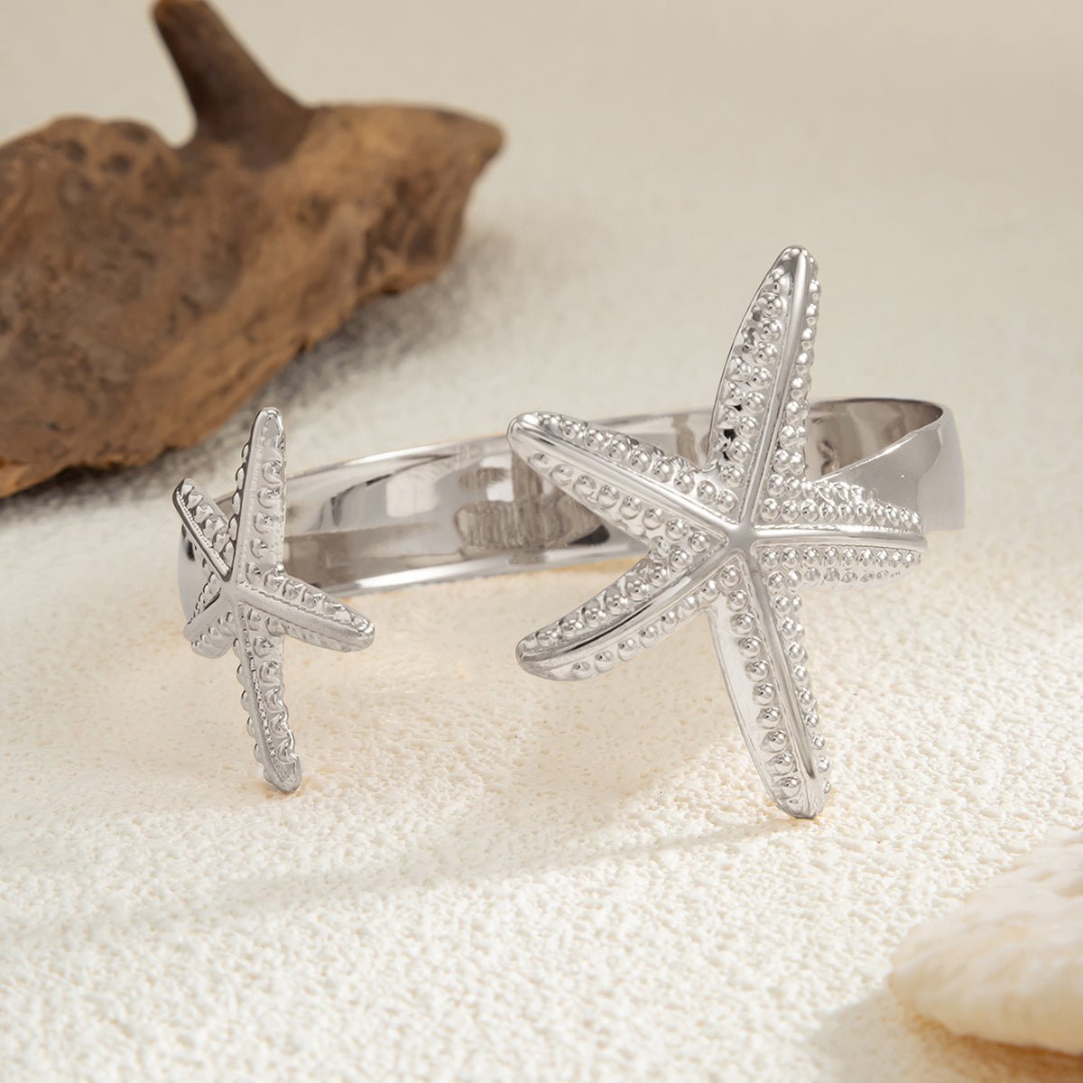Beach Style Textured Starfish Bangle Bracelet - ArtGalleryZen
