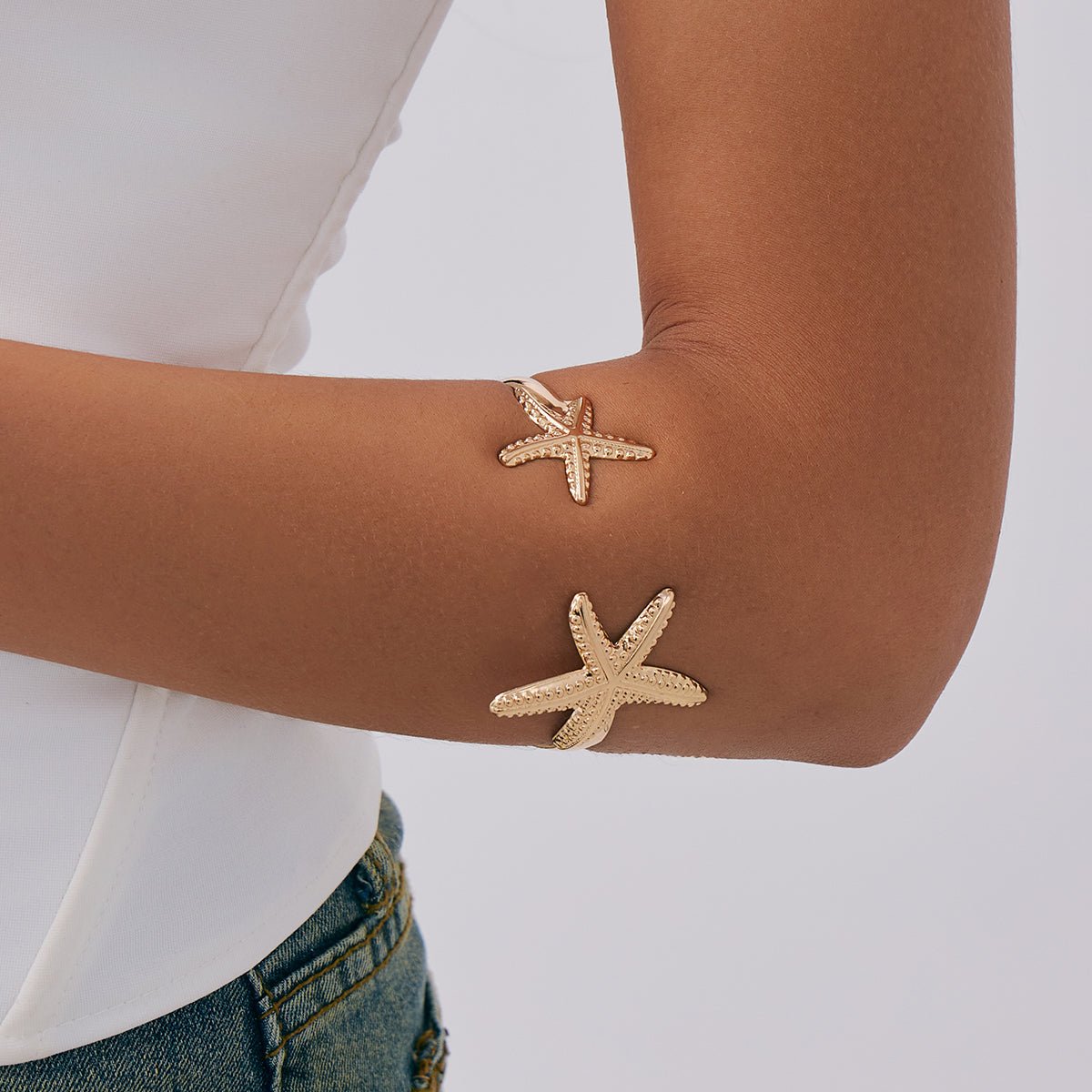 Beach Style Textured Starfish Bangle Bracelet - ArtGalleryZen