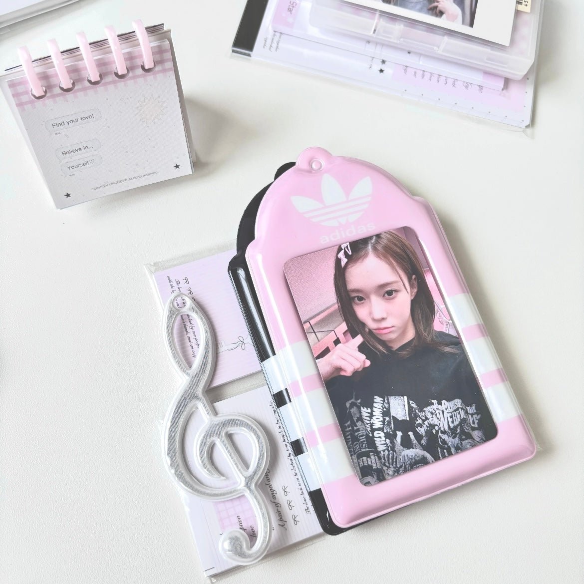 Black and White Sport Style Kpop Idol Keychain Photocard Holder - ArtGalleryZen