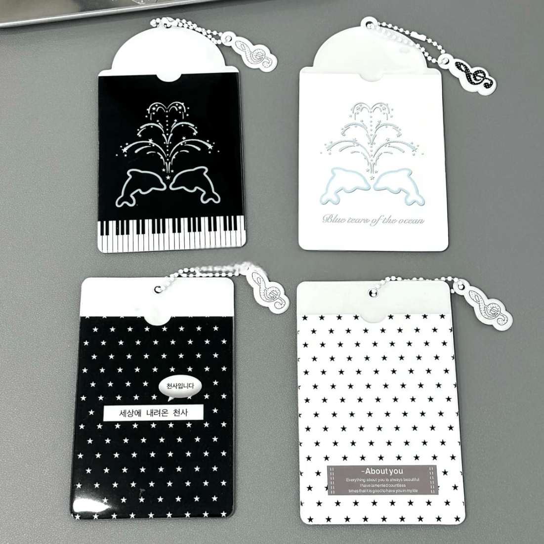 Black White Piano Melody Heart Kpop Keychain Photocard Holder - ArtGalleryZen