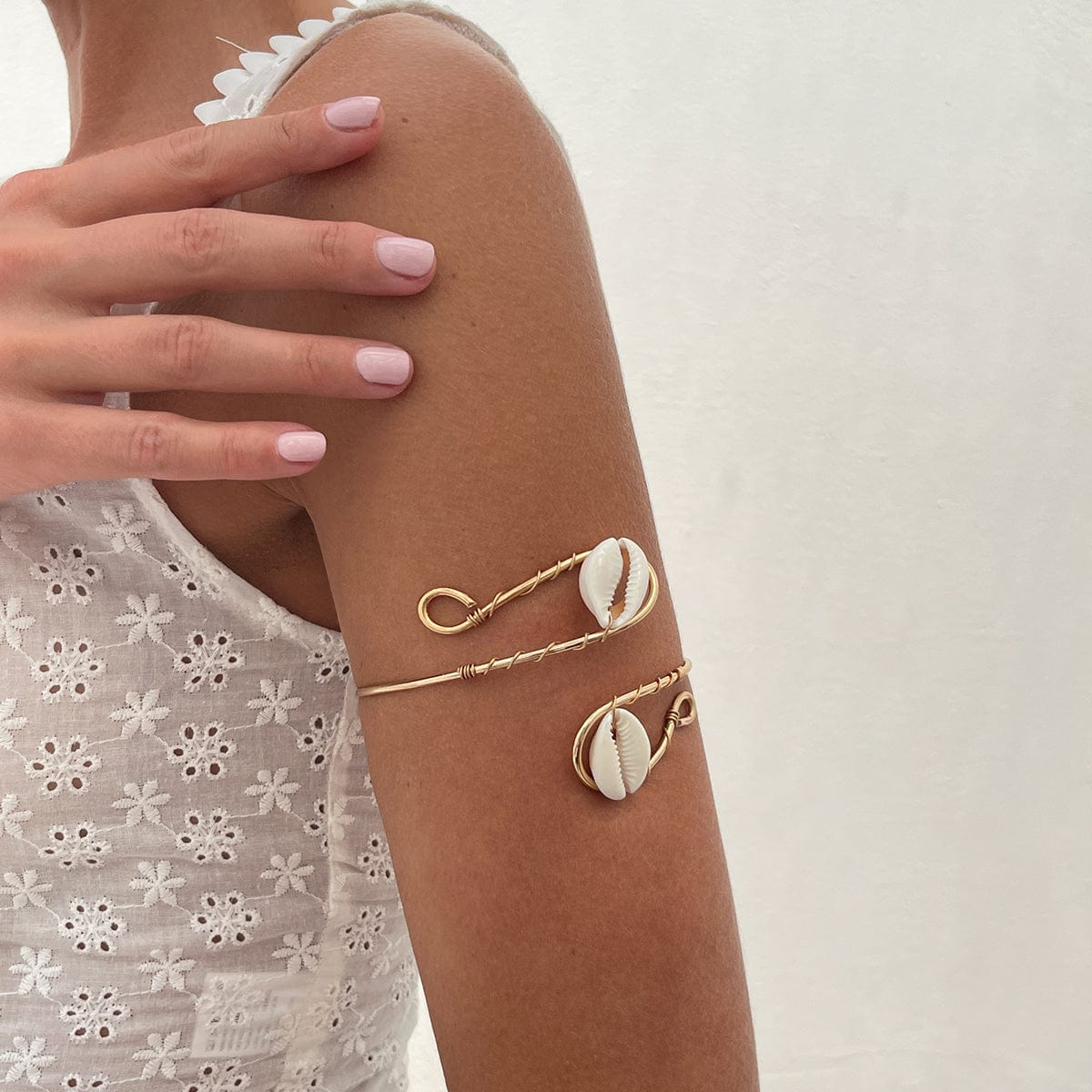 Bohemia Conch Charm Arm Cuff - ArtGalleryZen