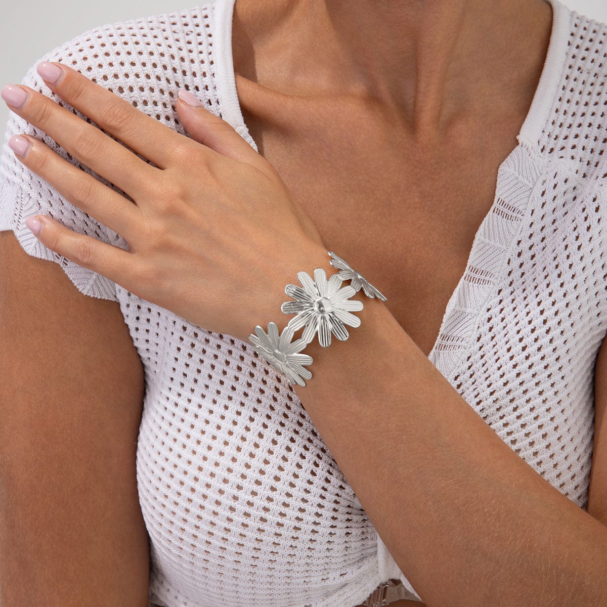 Boho Chunky Gold Silver Plated Daisy Bangle Bracelet - ArtGalleryZen