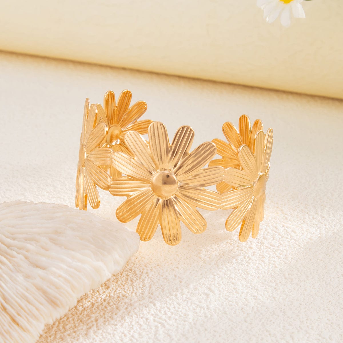 Boho Chunky Gold Silver Plated Daisy Bangle Bracelet - ArtGalleryZen