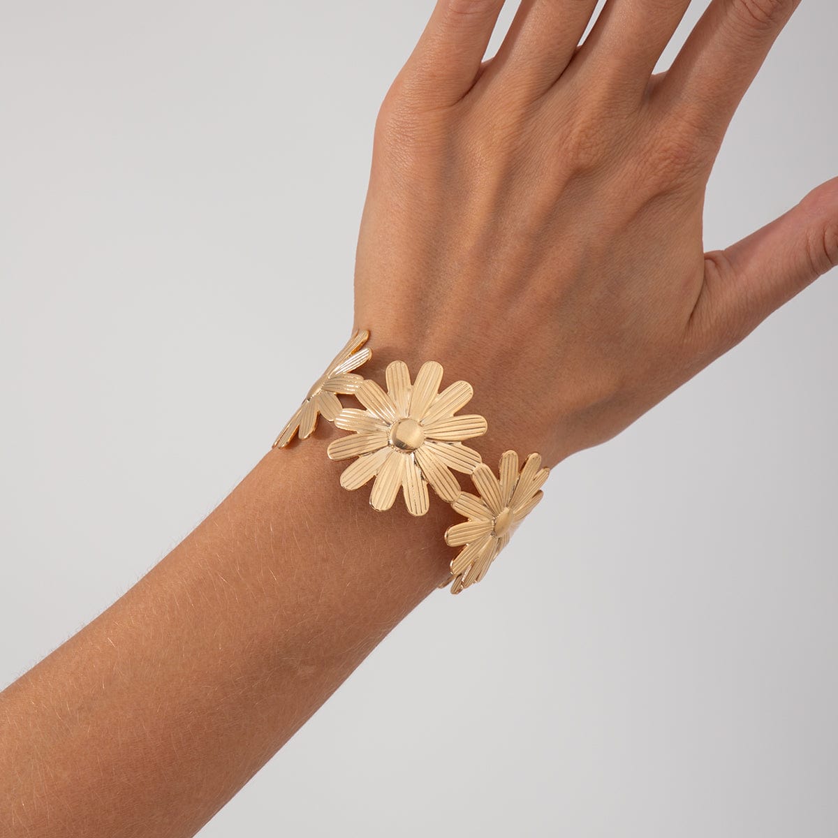 Boho Chunky Gold Silver Plated Daisy Bangle Bracelet - ArtGalleryZen