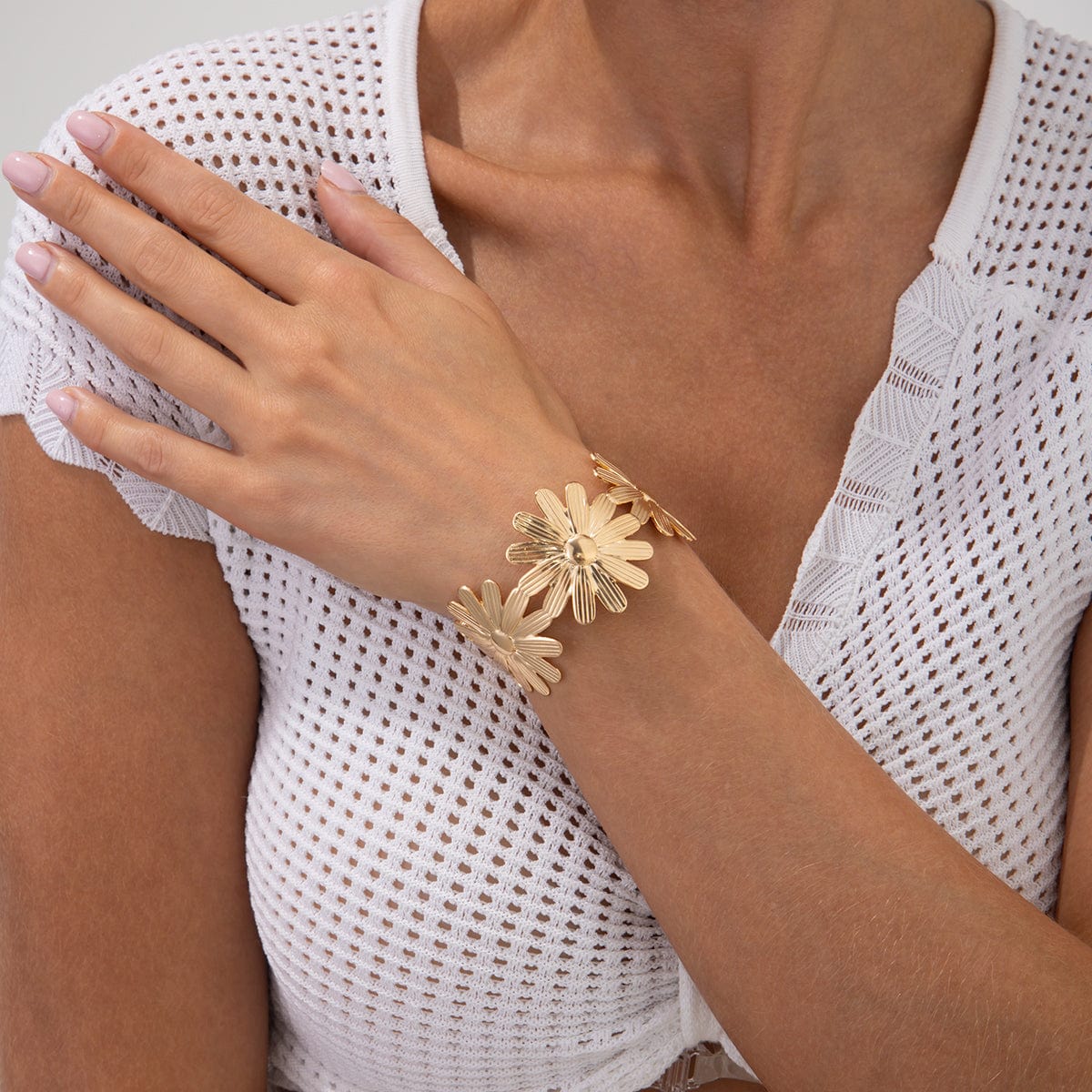 Boho Chunky Gold Silver Plated Daisy Bangle Bracelet - ArtGalleryZen