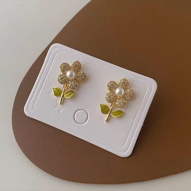 Charming Pearl Inlaid CZ Flower Earrings