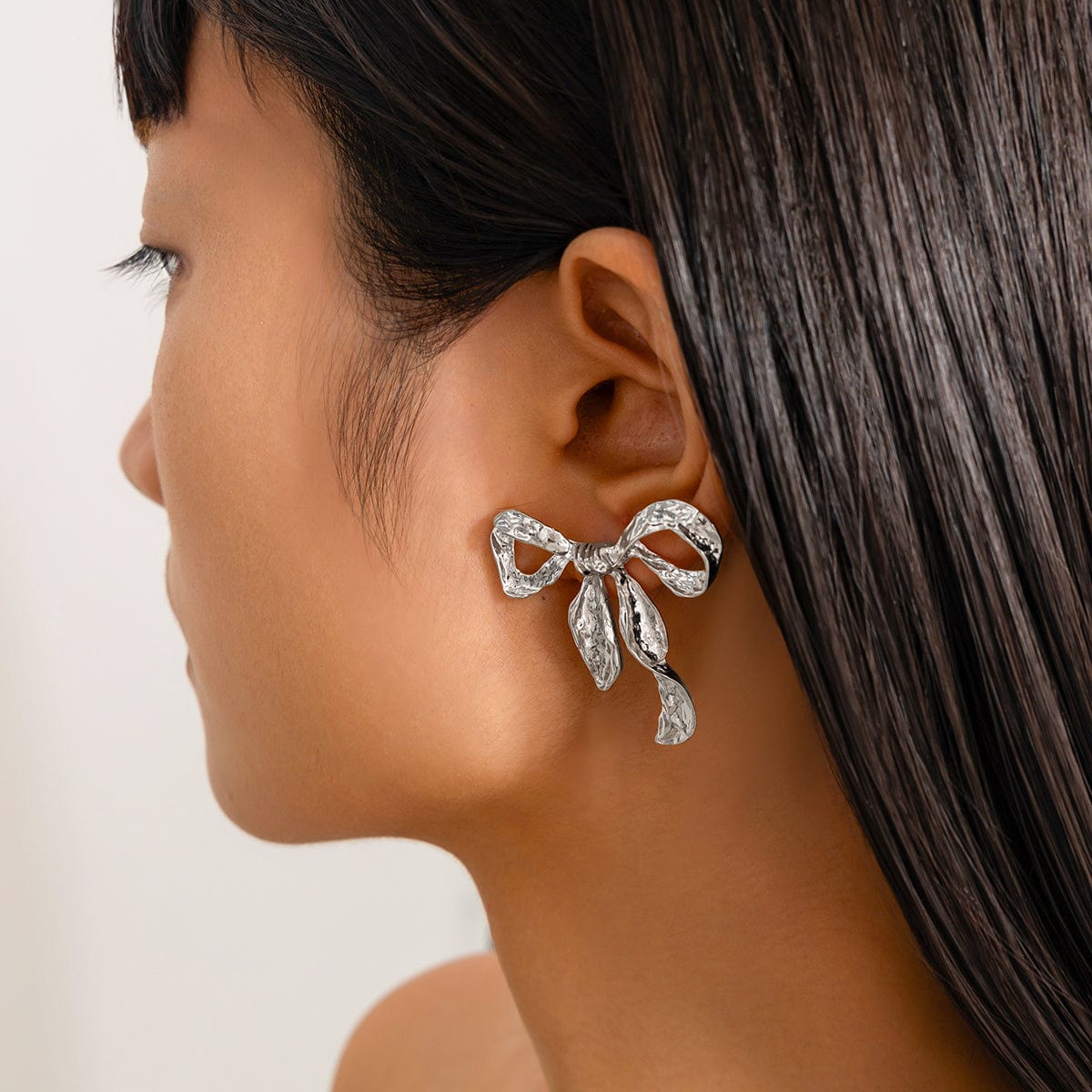 Charming Textured Curved Bowknot Earrings