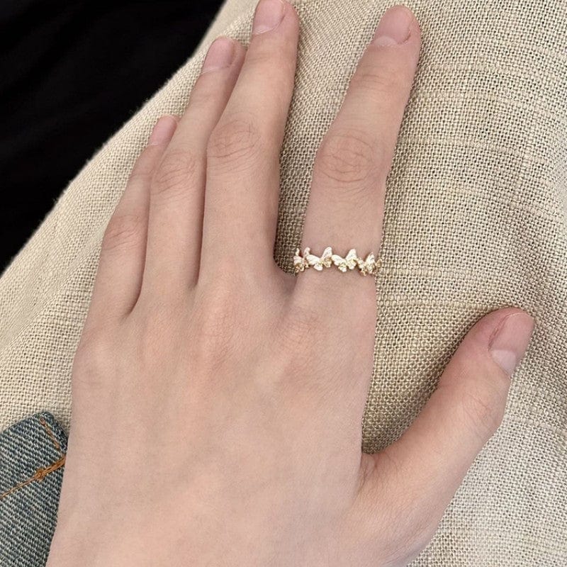 Chic 18K Gold Enamel Butterfly Ring - ArtGalleryZen