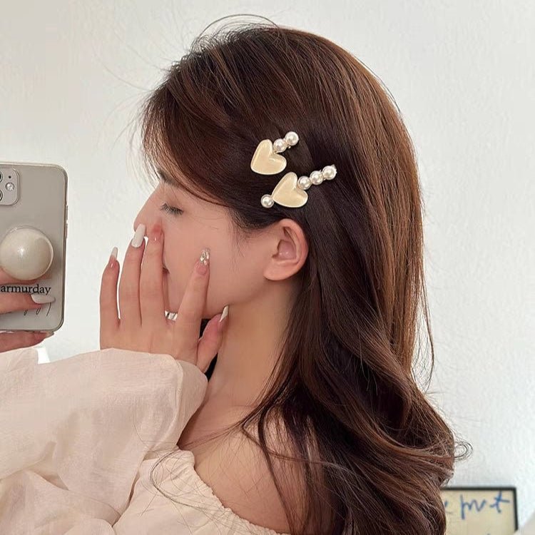 Chic 2 Pieces Crystal Heart Pearl Hair Clips Set - ArtGalleryZen