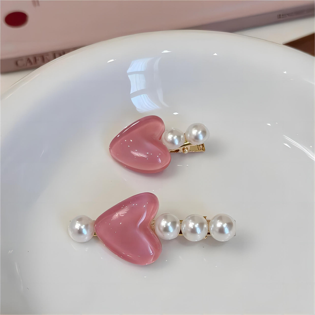 Chic 2 Pieces Crystal Heart Pearl Hair Clips Set - ArtGalleryZen