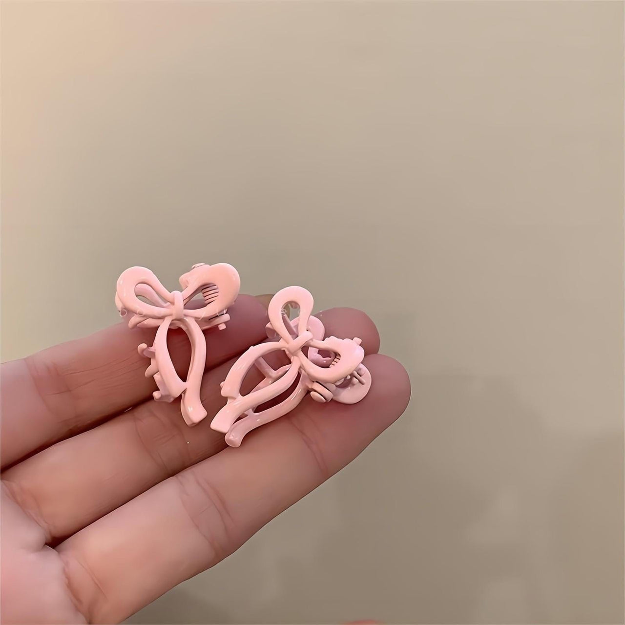 Chic 2 Pieces Enamel Ribbon Bowknot Hair Clips Set - ArtGalleryZen