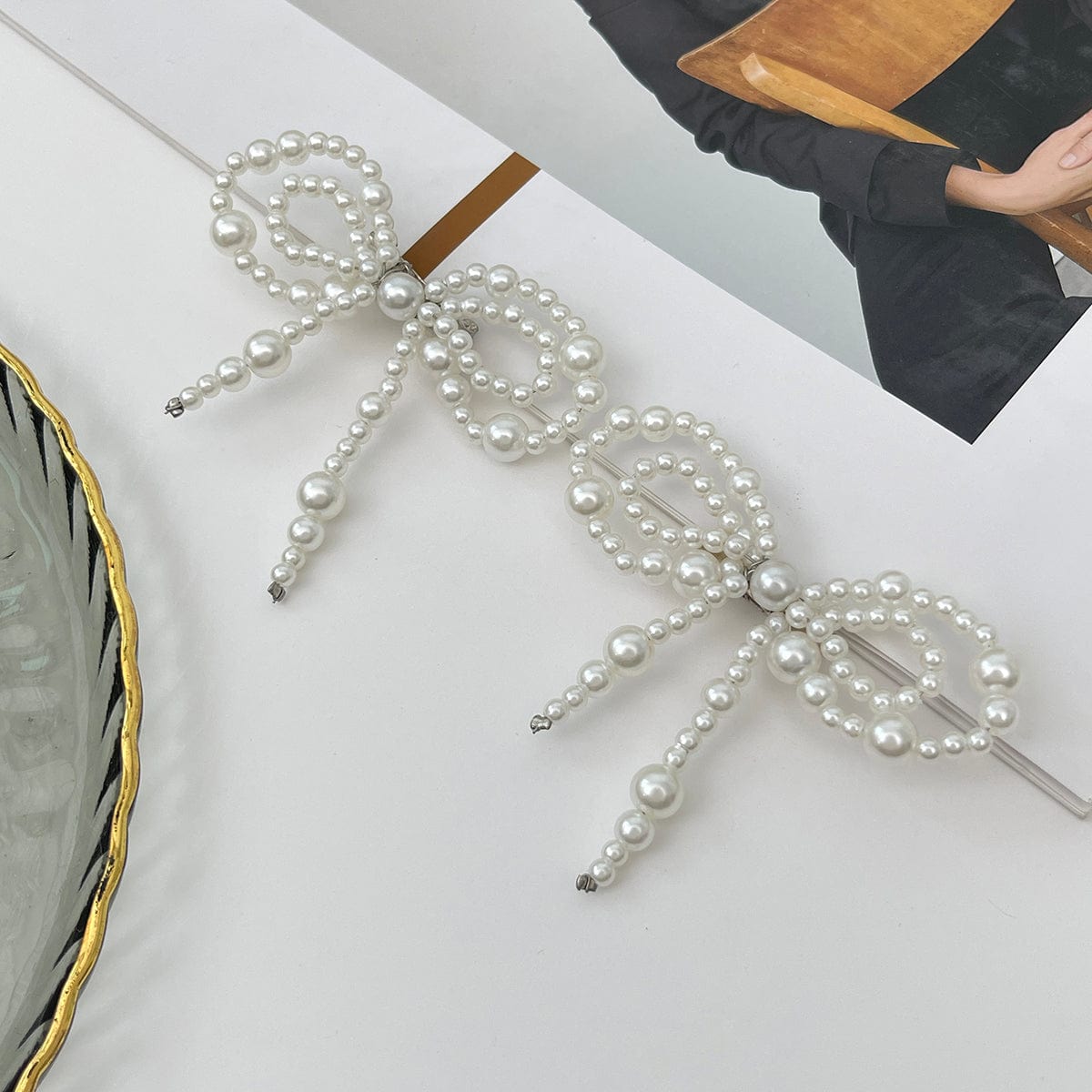 Chic 2pcs Pearl Bowknot Trouser Pin Set - ArtGalleryZen