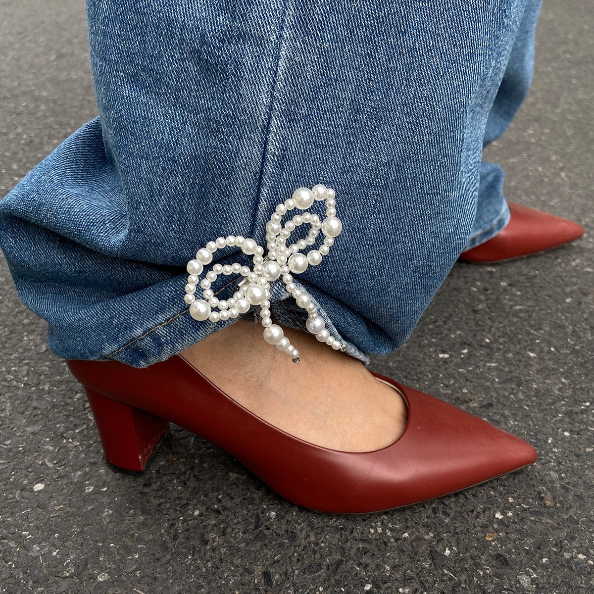 Chic 2pcs Pearl Bowknot Trouser Pin Set - ArtGalleryZen