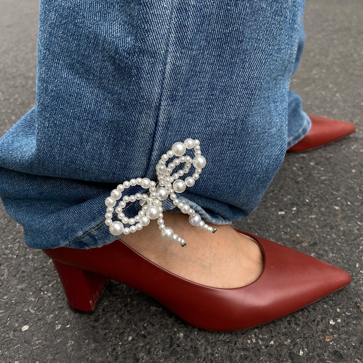 Chic 2pcs Pearl Bowknot Trouser Pin Set - ArtGalleryZen