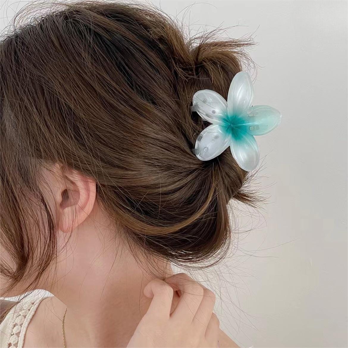 Chic 3Pcs Gradient Flower Hair Clip Hair Claw Set - ArtGalleryZen