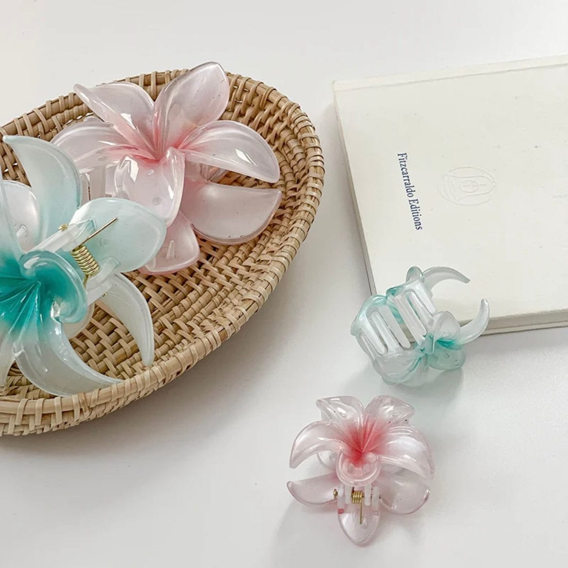 Chic 3Pcs Gradient Flower Hair Clip Hair Claw Set - ArtGalleryZen
