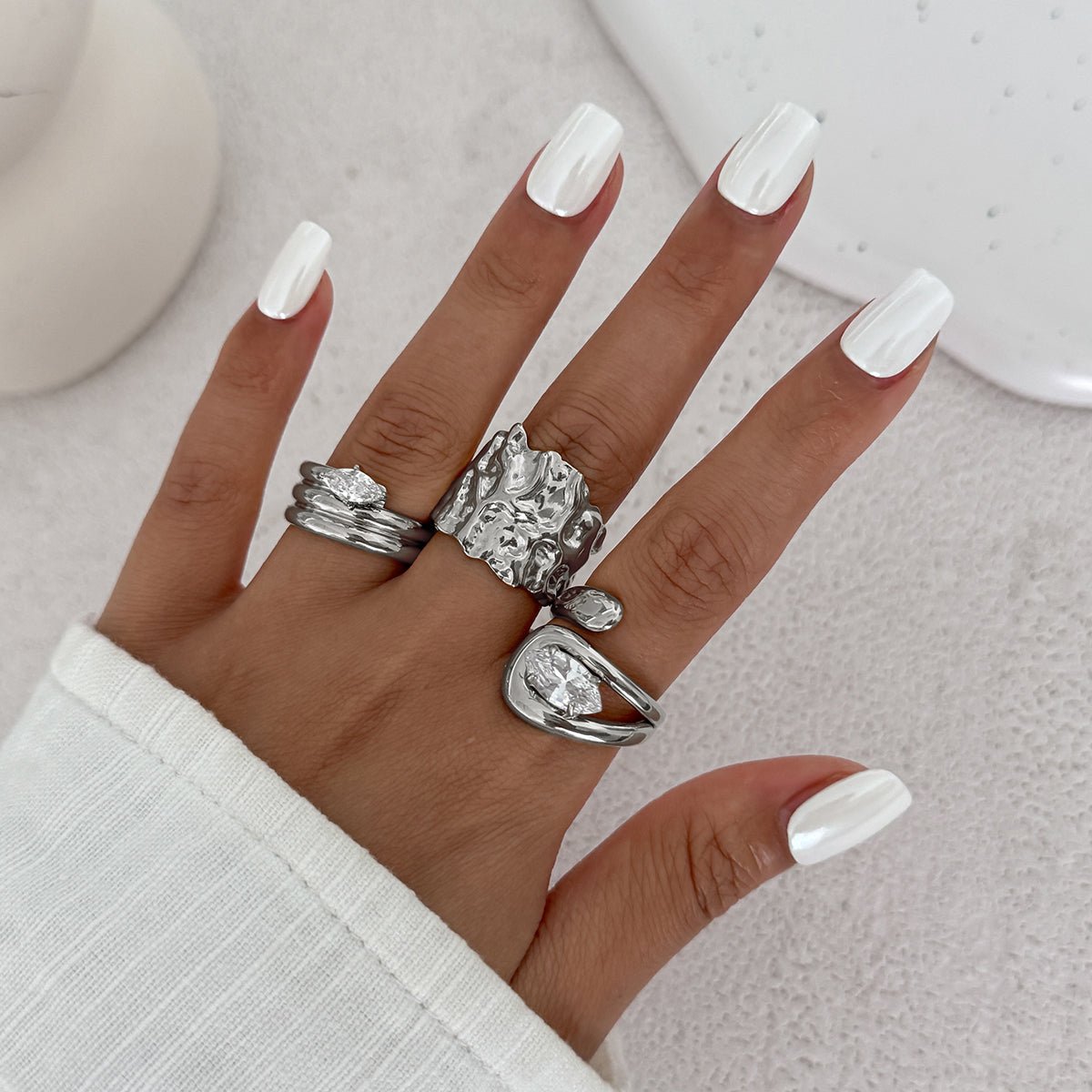 Chic 3pcs Rhinestone Inlaid Chunky Pleated Ring Set - ArtGalleryZen