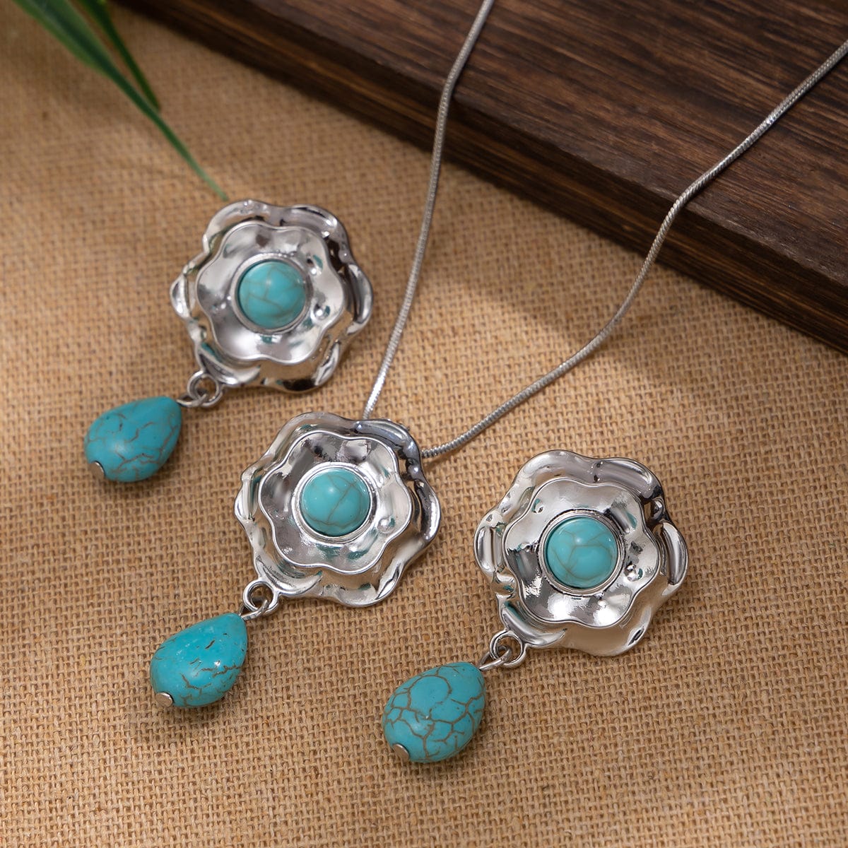 Chic Abstract Flower Turquoise Pendant Necklace Earrings Set