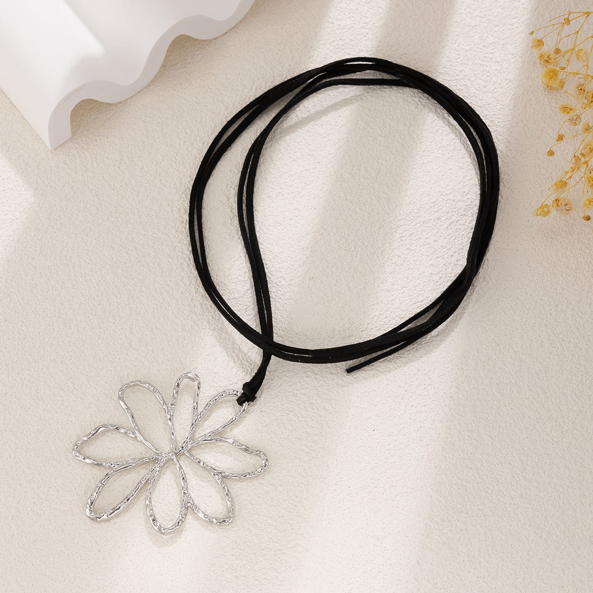 Chic Abstract Hollow Flower Velvet Necklace