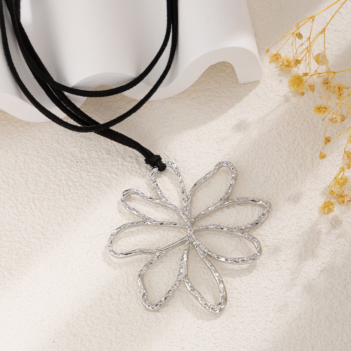 Chic Abstract Hollow Flower Velvet Necklace