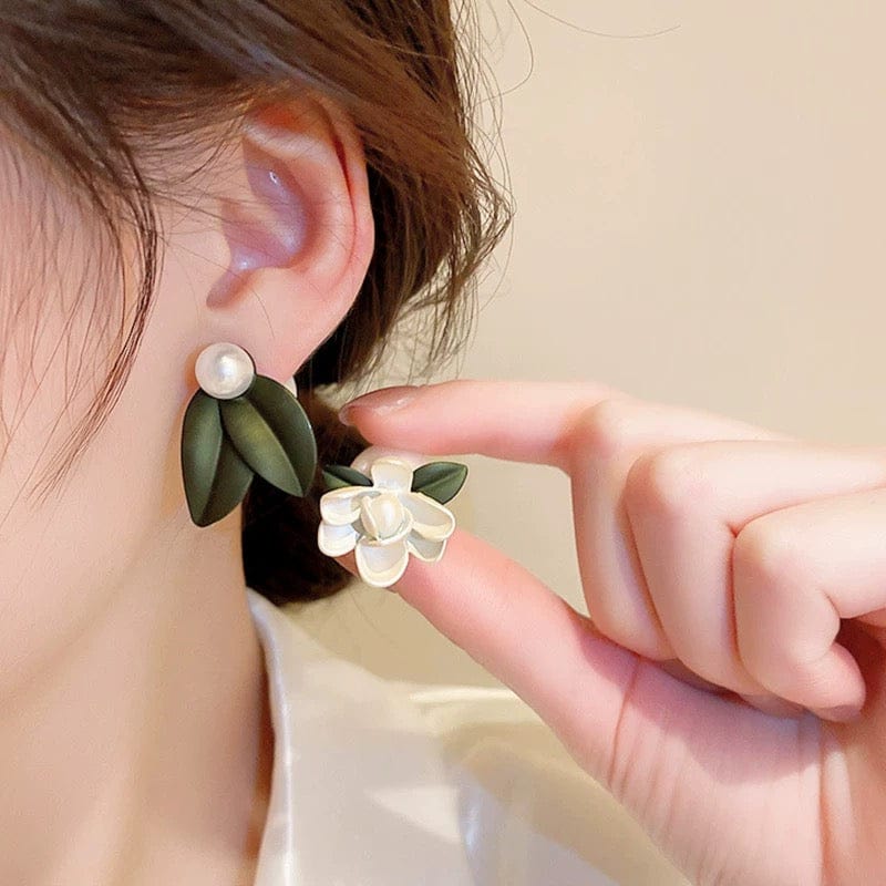 Chic Asymmetric Enamel Gardenia Flower Pearl Earrings