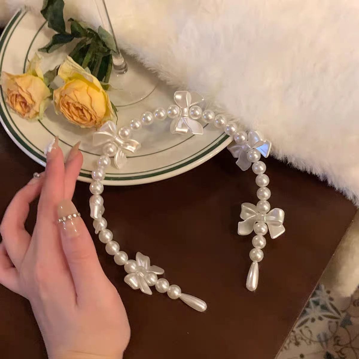 Chic Bowknot Pearl Hair Band - ArtGalleryZen