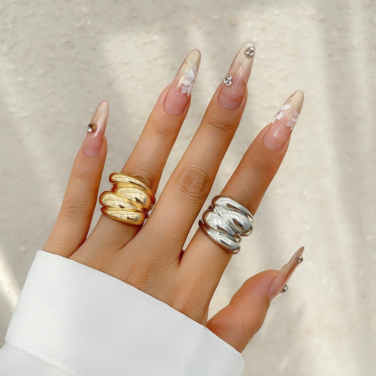 Chic Chunky Wave Shaped Wide Ring