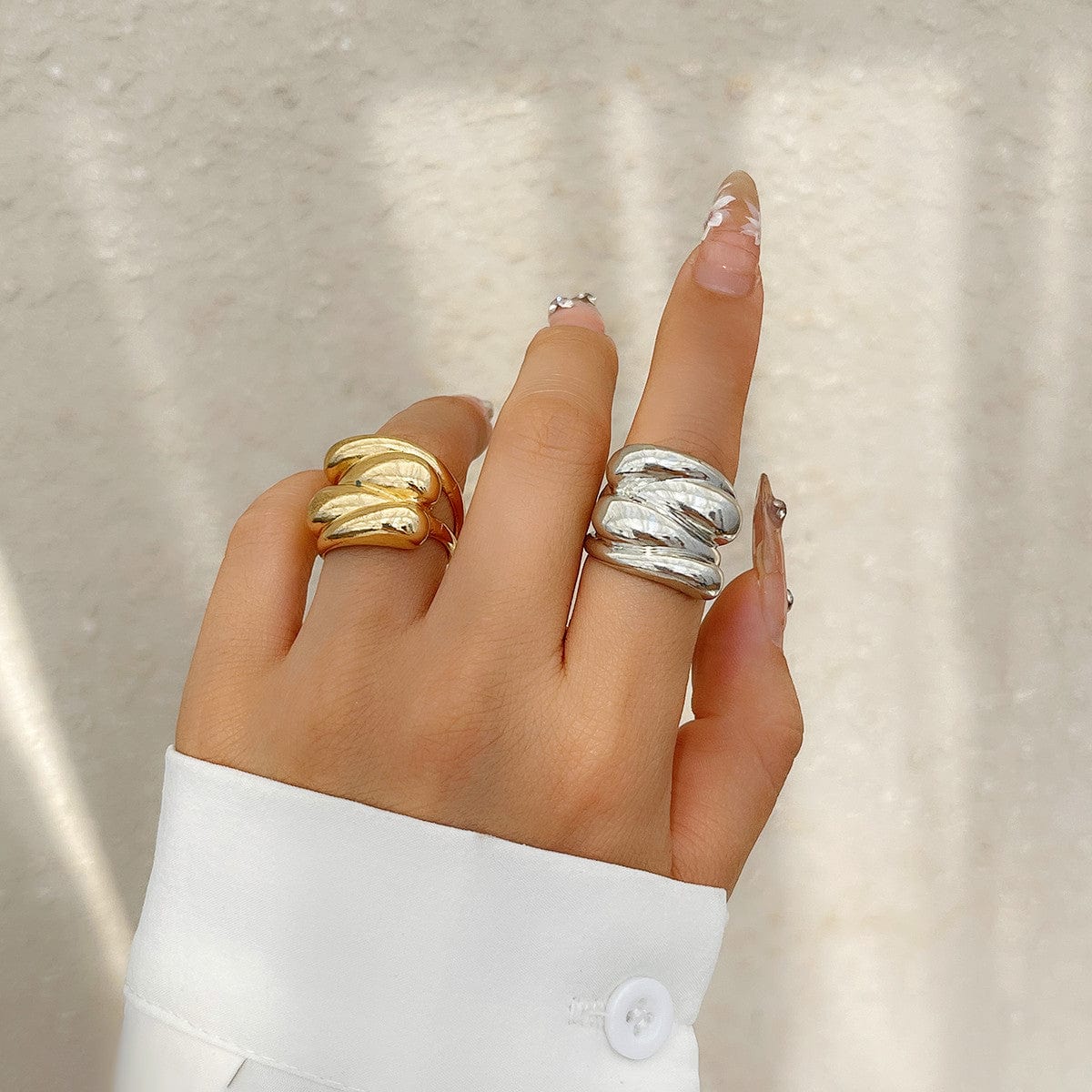 Chic Chunky Wave Shaped Wide Ring