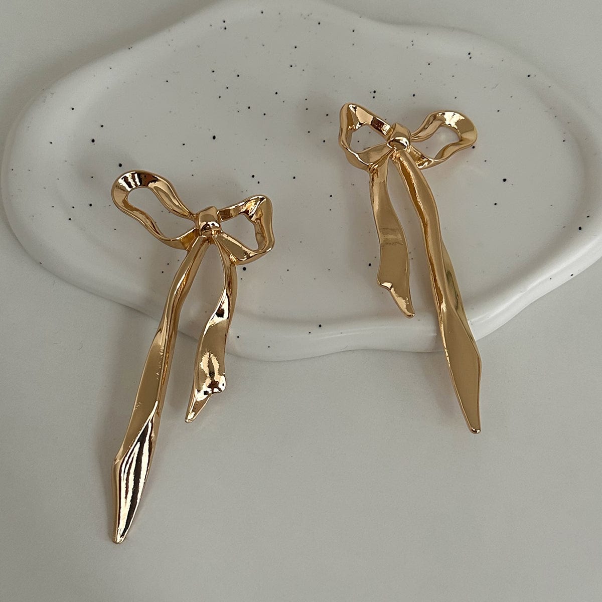Chic Curved Ribbon Bowknot Stud Earrings - ArtGalleryZen