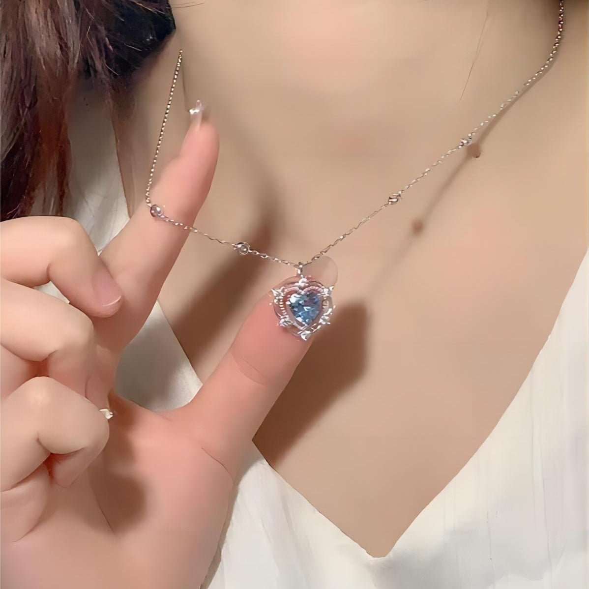 Chic CZ Inlaid Crystal Heart Necklace - ArtGalleryZen