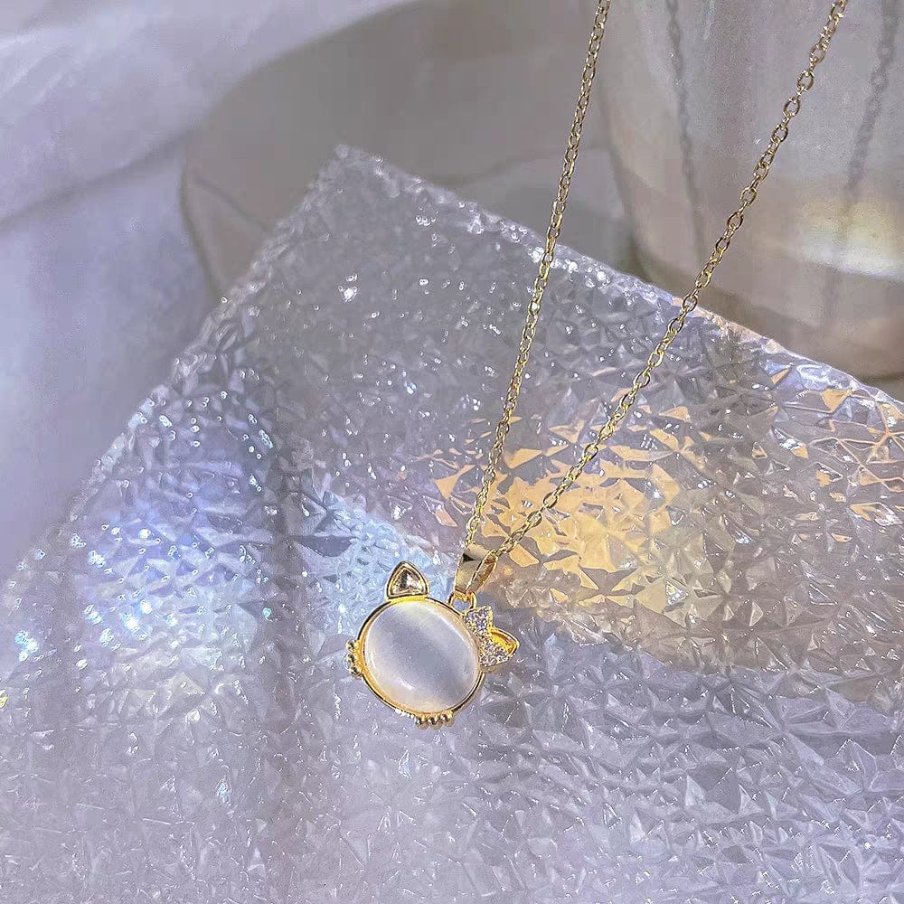 Chic CZ Inlaid Labradorite Kitty Pendant Necklace - ArtGalleryZen