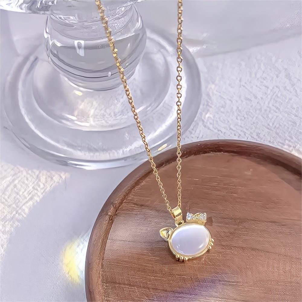 Chic CZ Inlaid Labradorite Kitty Pendant Necklace - ArtGalleryZen