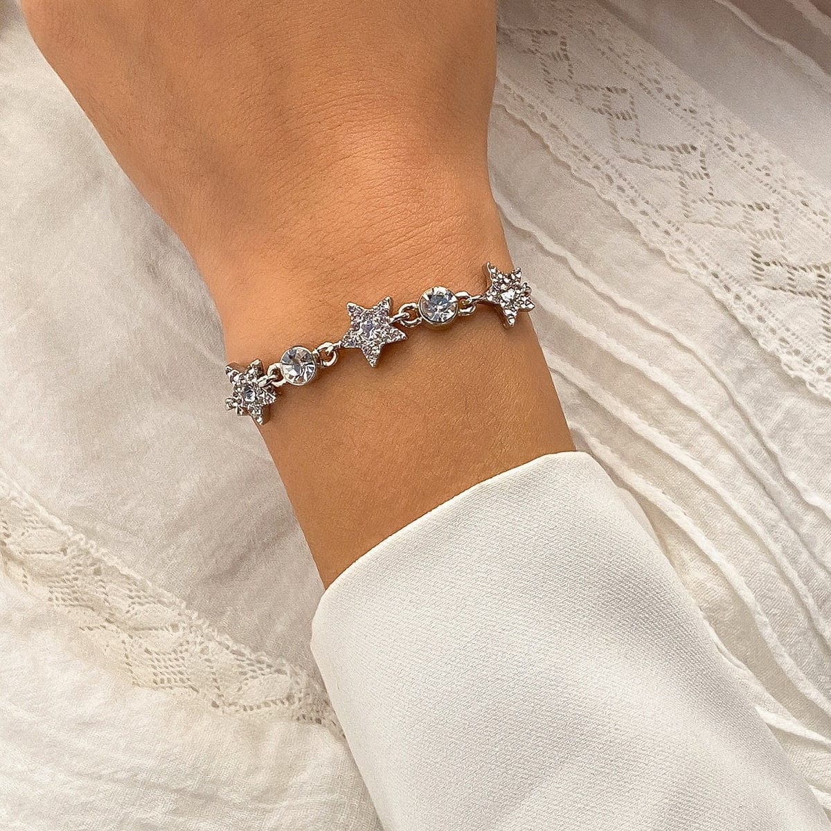 Chic CZ Inlaid Star Bracelet - ArtGalleryZen