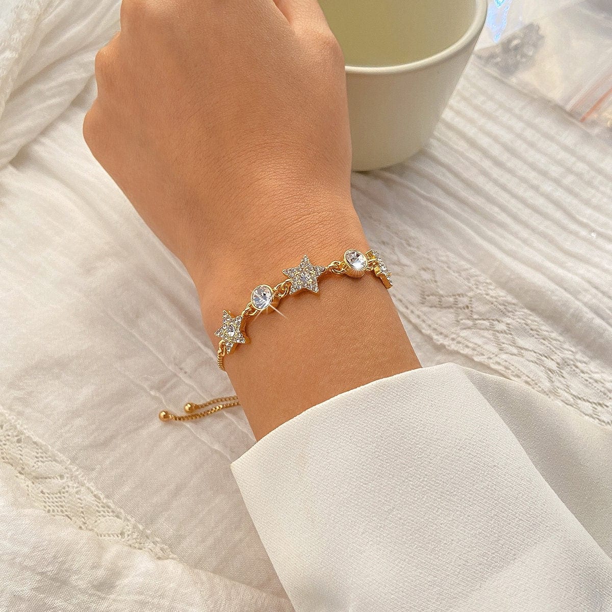 Chic CZ Inlaid Star Bracelet - ArtGalleryZen