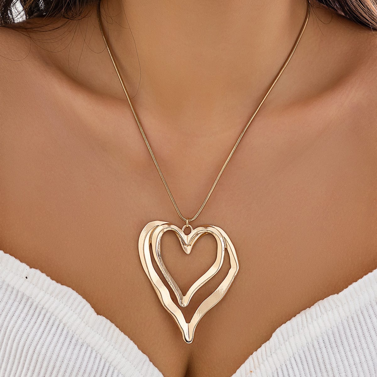 Chic Double Hollow Heart Pendant Necklace - ArtGalleryZen