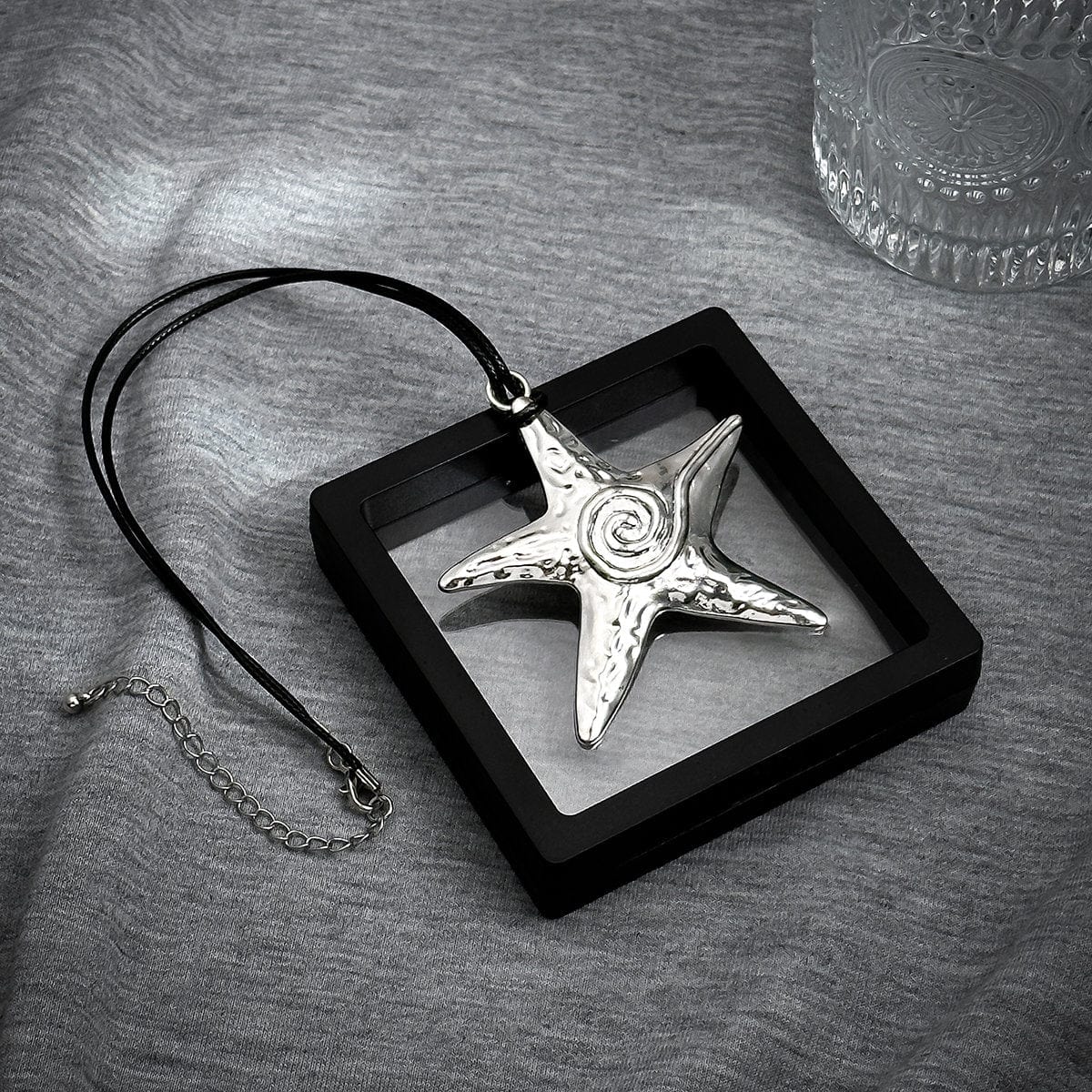 Chic Embossed Starfish Pendant Wax String Necklace - ArtGalleryZen